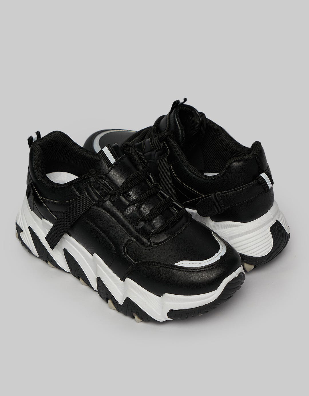 Peter Keiza Sneakers Soft Look
