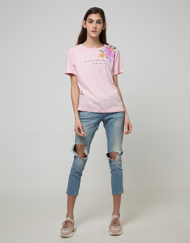 Details Short Sleeve T-Shirt Wording Non Raglan Girl Flower Shoulder