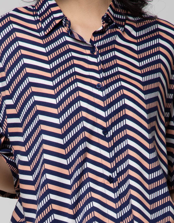 Details 3/4 Shirt Wave Print