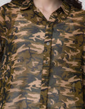 Logo Jeans Army Print Blus Wanita