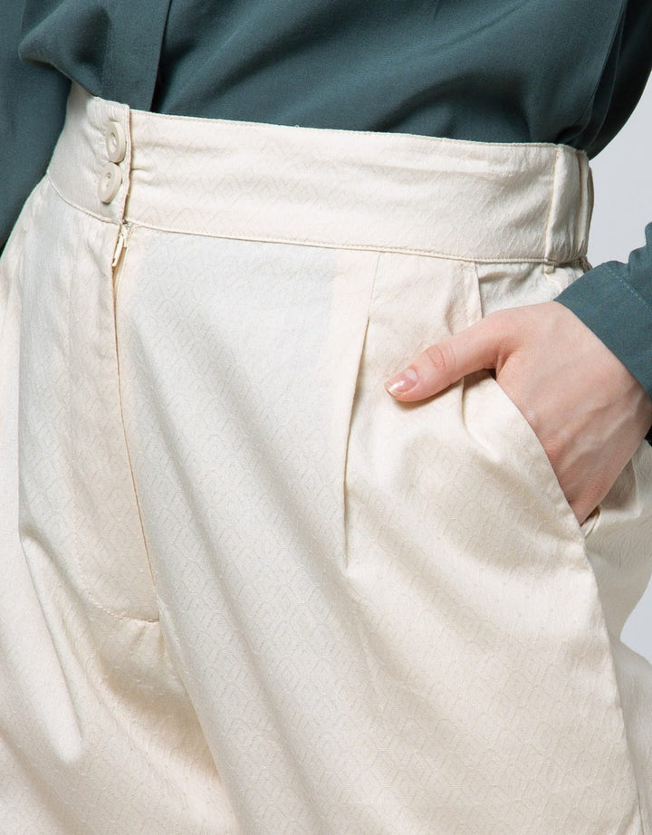 Details Long Pants Cullote With Button