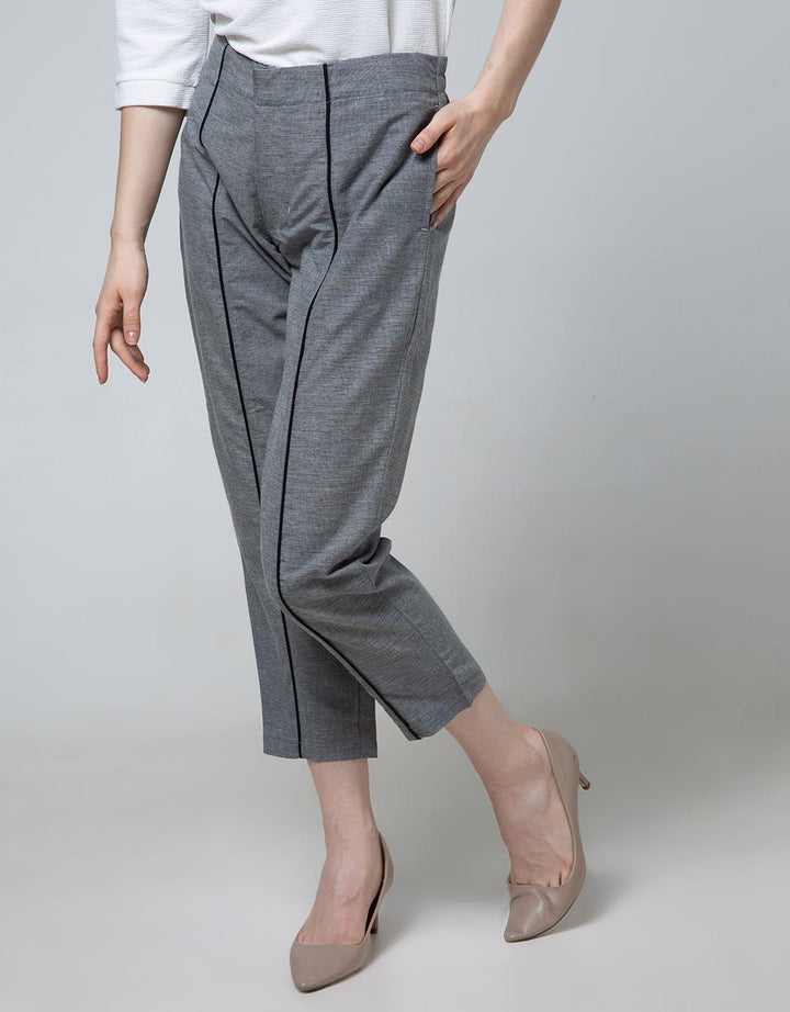 Details of Casual Line Long Pants Woven Women