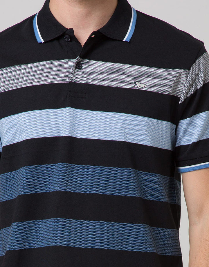Walrus Kaos Polo Pria Motif Garis Besar