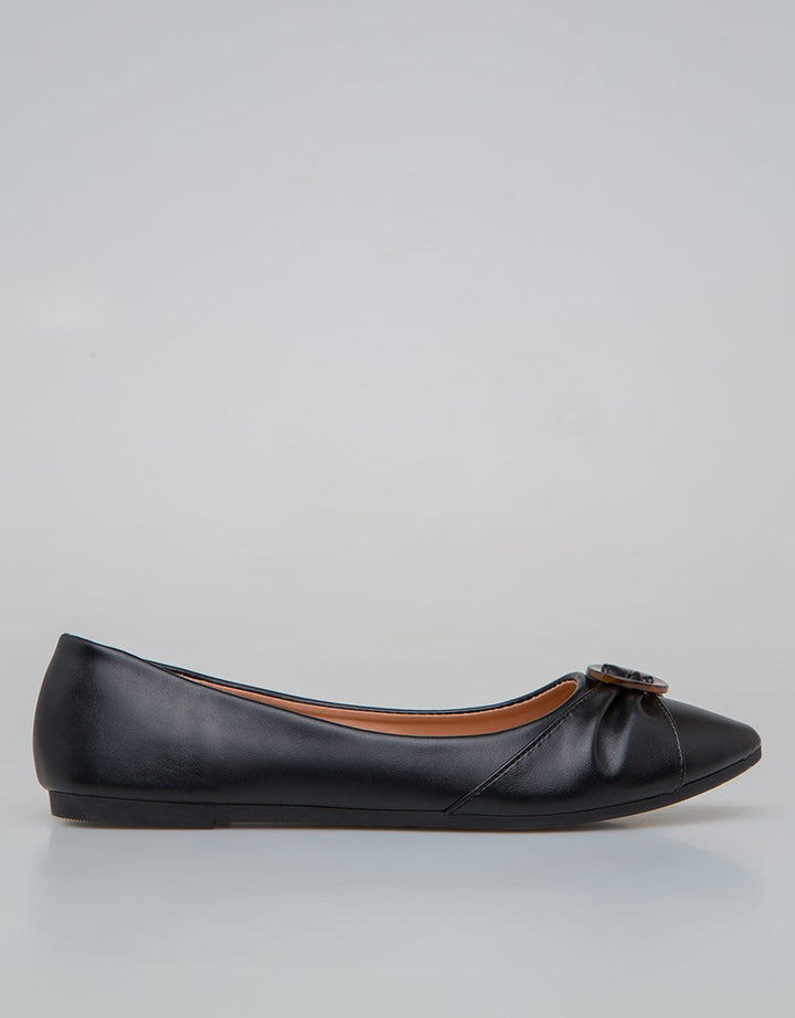 St. Yves Ballerinas Buckle