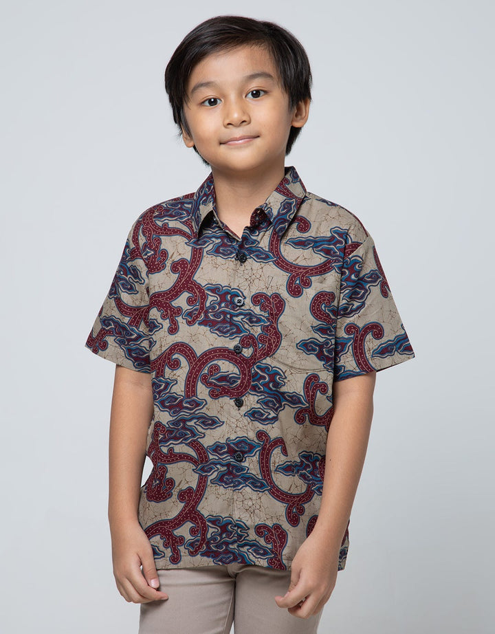 Arjuna Weda Boy Hem Batik Mega Mendung II