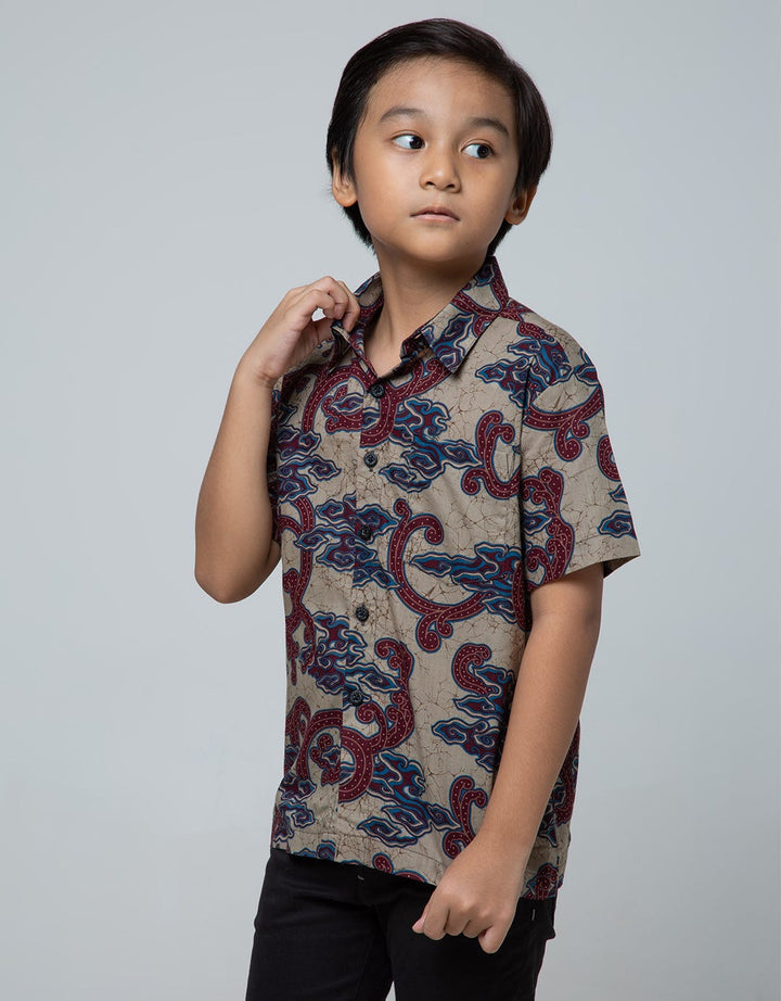 Arjuna Weda Boy Hem Batik Mega Mendung II