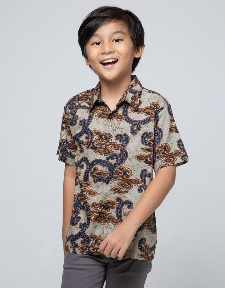 Arjuna Weda Boy Hem Batik Mega Mendung II