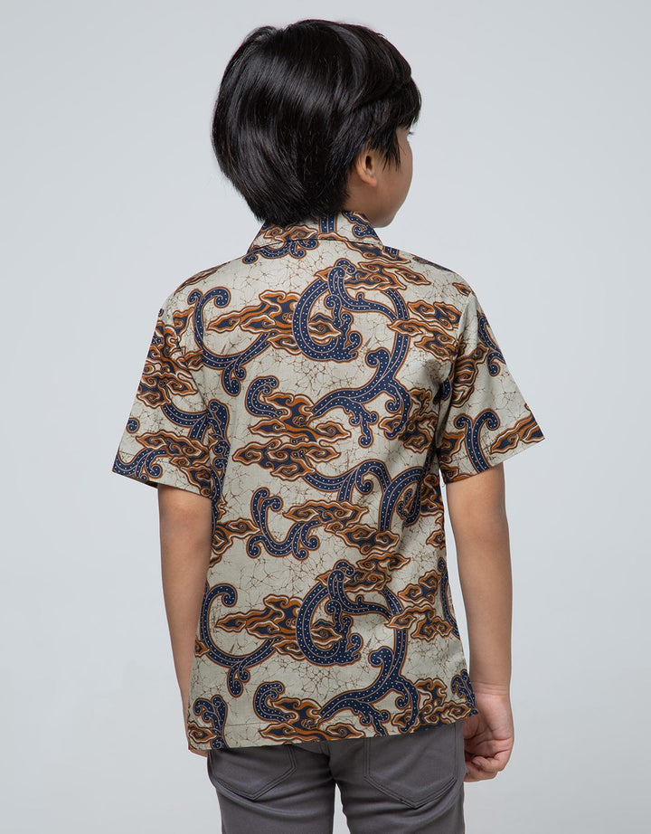 Arjuna Weda Boy Hem Batik Mega Mendung II