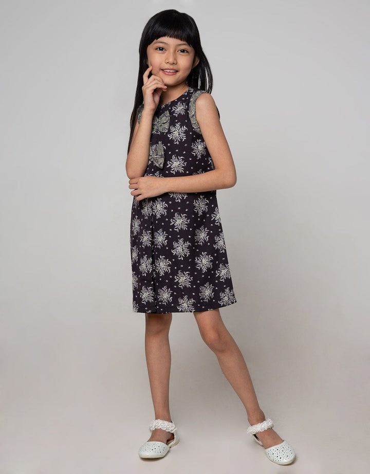 Arjuna Weda Girl Bat