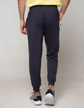 Nevada Jogger With Accesories On Pocket List