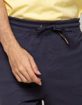 Nevada Jogger With Accesories On Pocket List