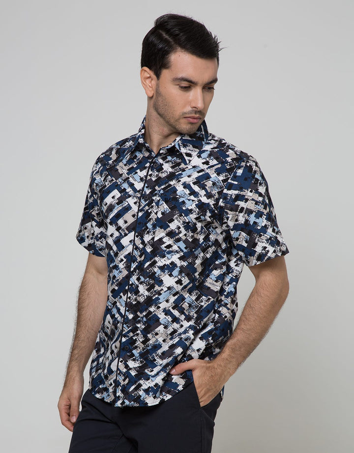 Walrus Studio Kemeja Lengan Pendek Motif Abstrak