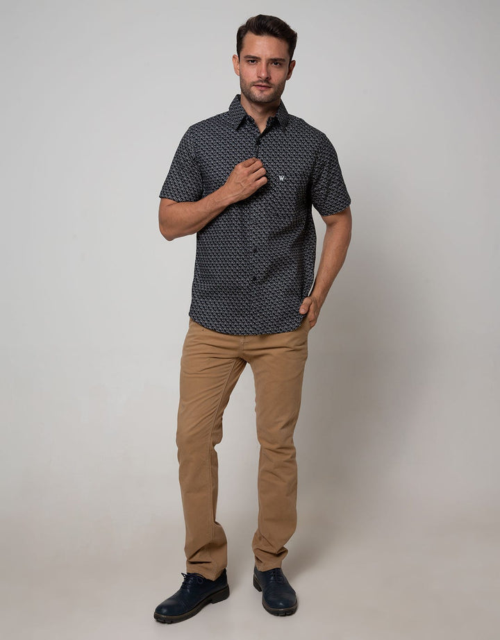 Walrus Kemeja Lengan Pendek Casual Regular Fit Studio