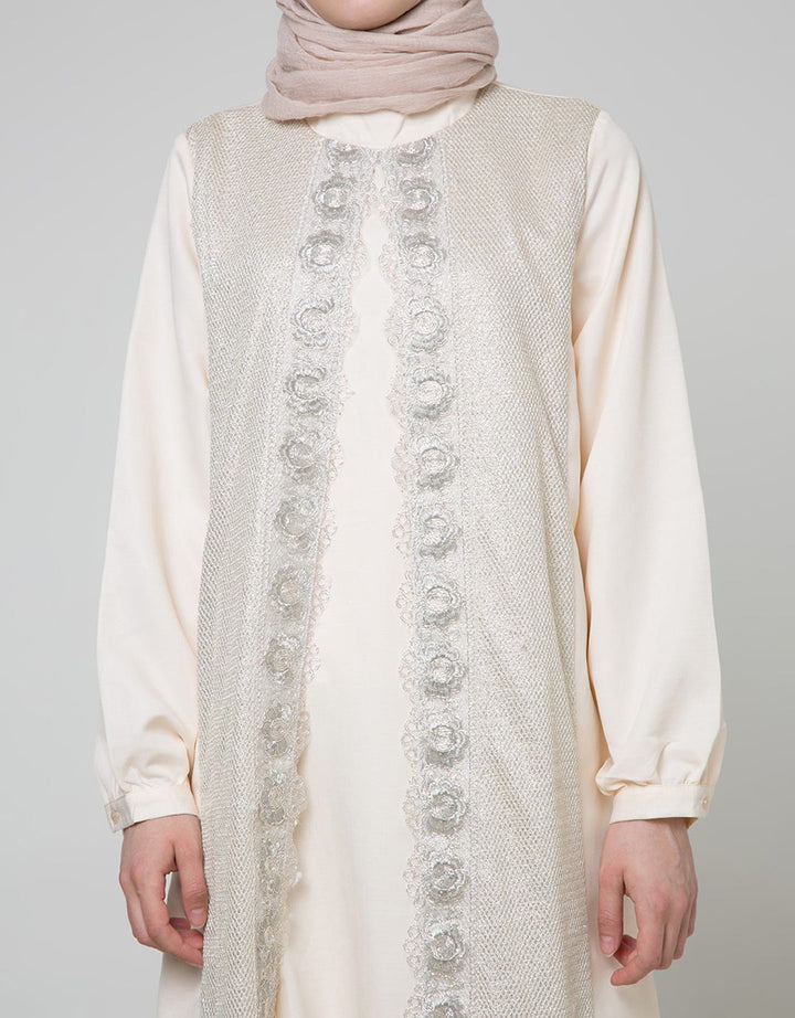 Eprise Kamisha Gamis