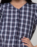 Exit Girls Calandra
