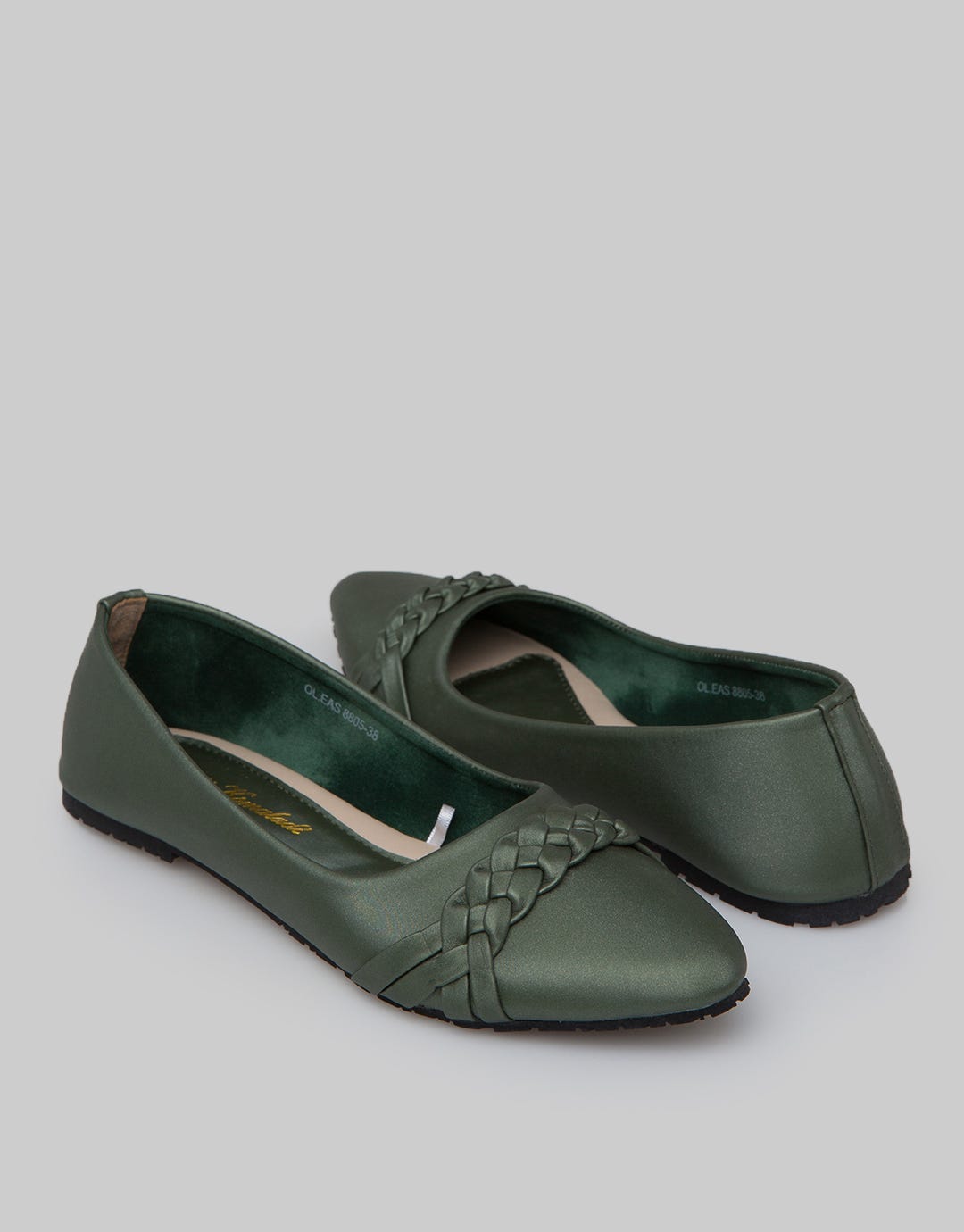 Yongki Komaladi Women's Flat Shoes