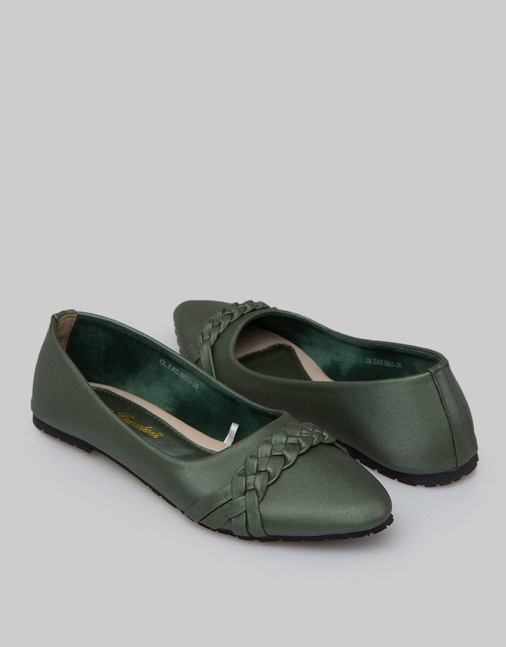 Yongki Komaladi Women's Flat Shoes