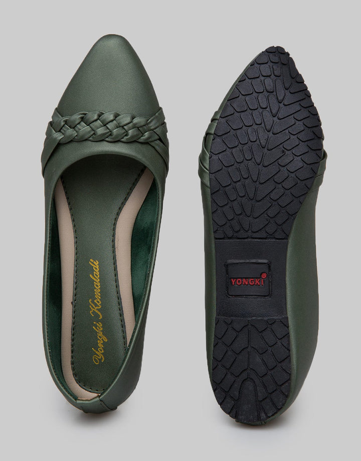 Yongki Komaladi Women's Flat Shoes