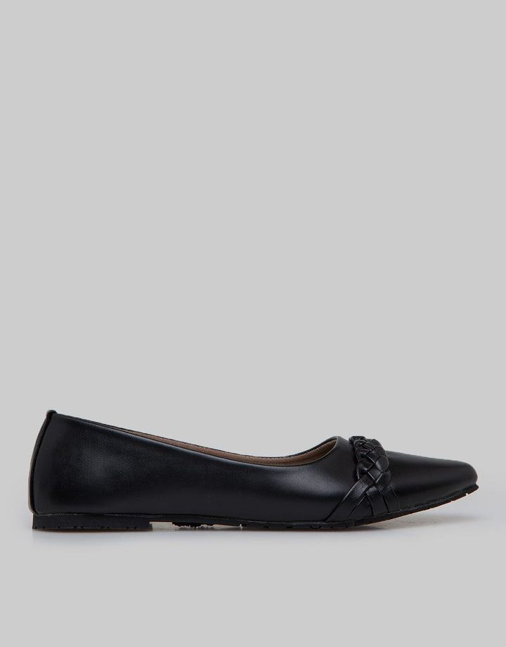Yongki Komaladi Women's Flat Shoes