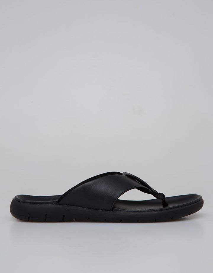 Yongki Komaladi Flipflop Sandals Men