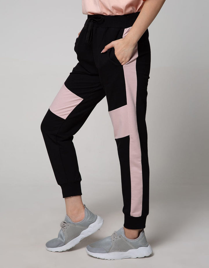 Nevada Jogger Street Style