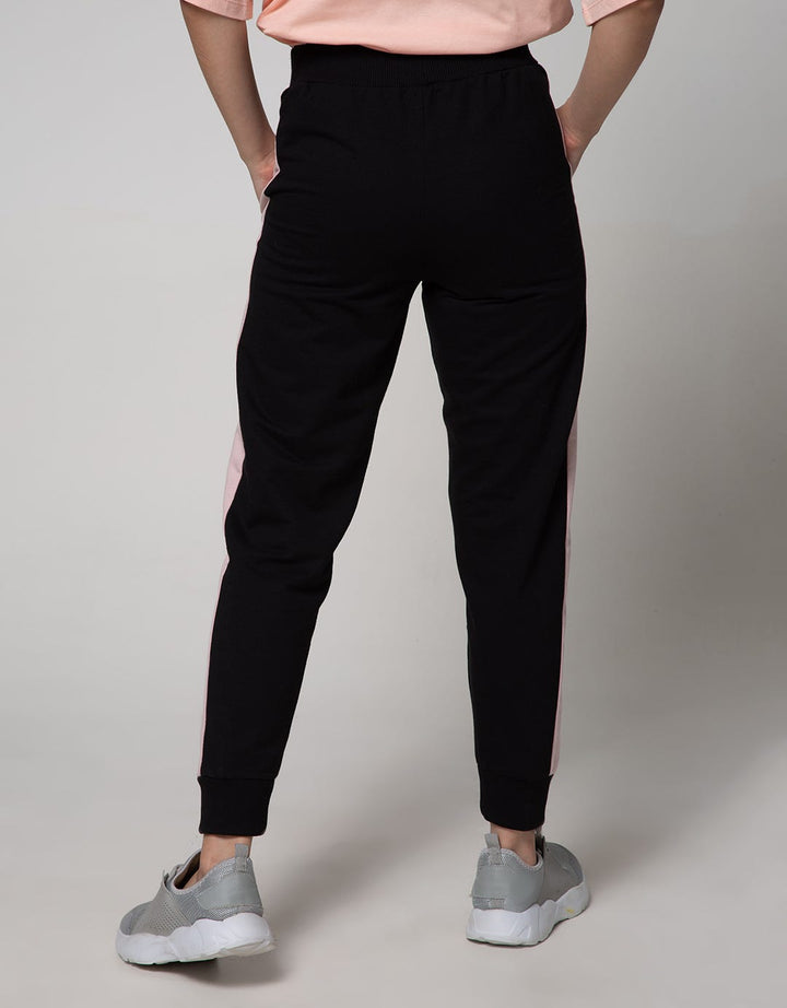 Nevada Jogger Street Style