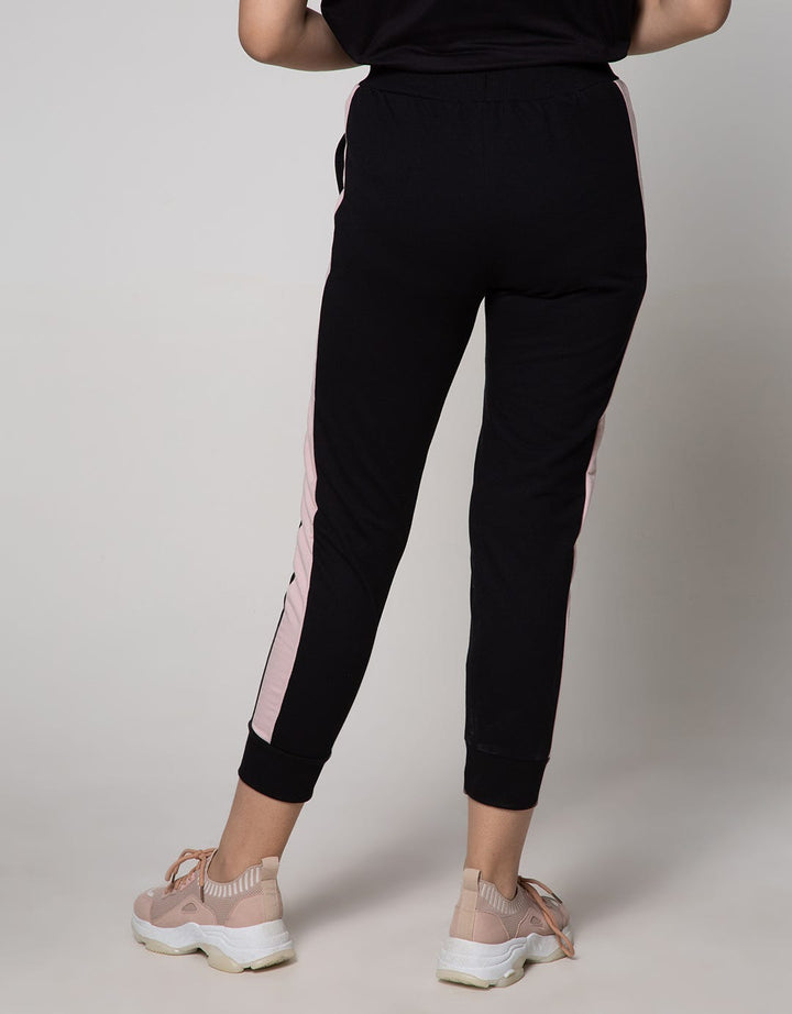 Nevada Jogger Street Style