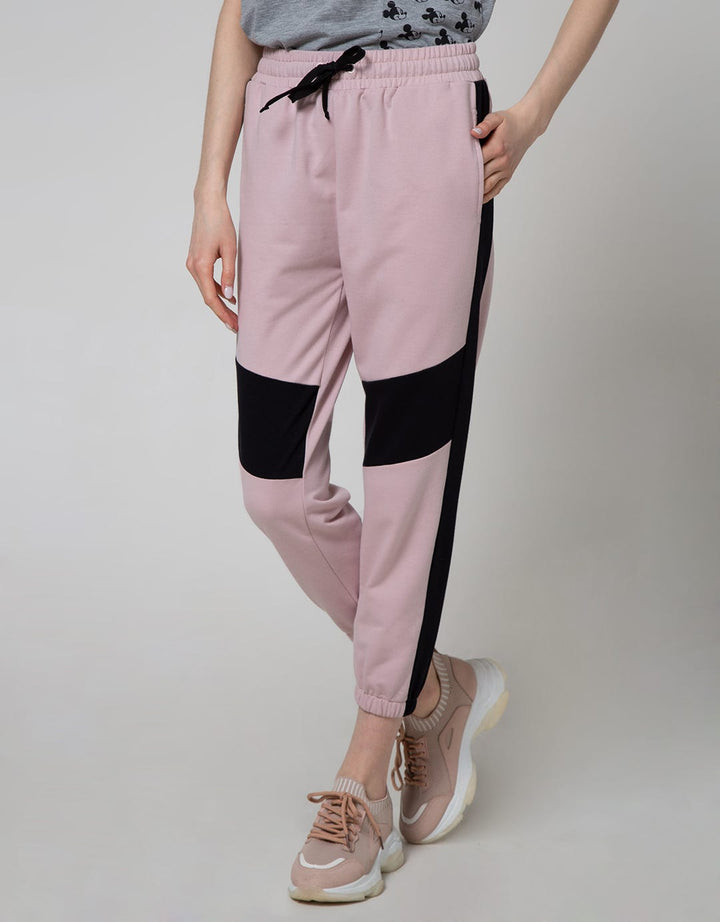 Nevada Jogger Street Style