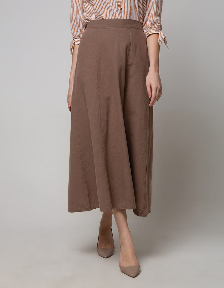 Expand Yusfa Skirts