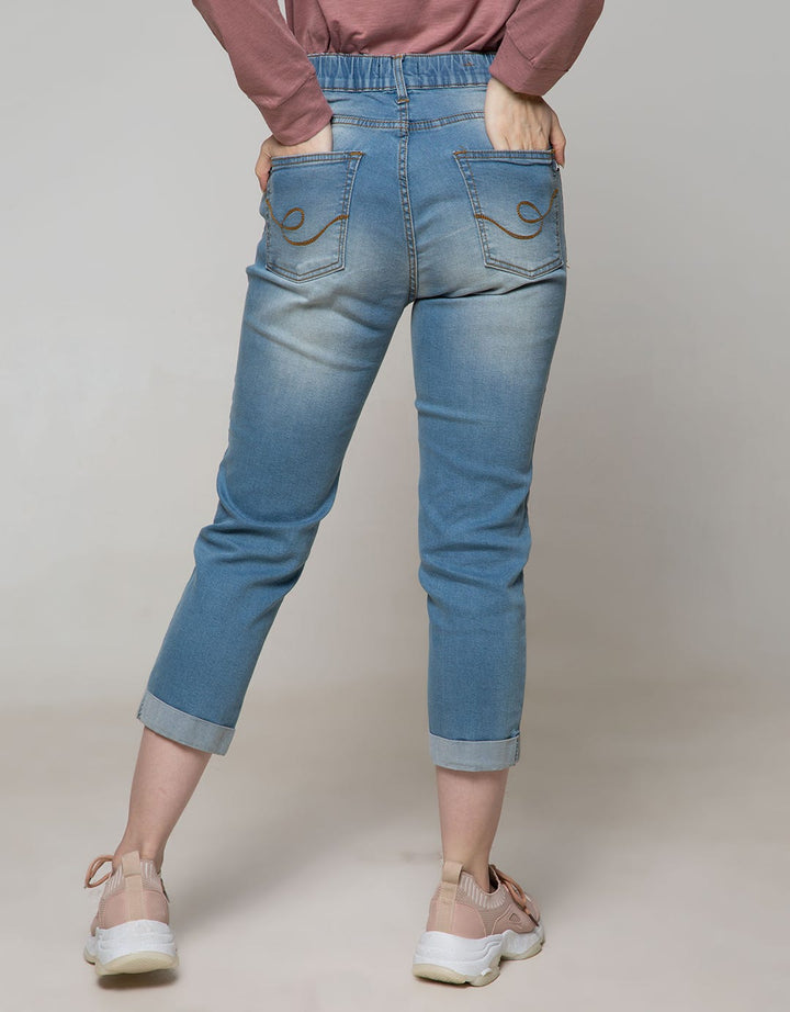 Expand Keylie Jeans