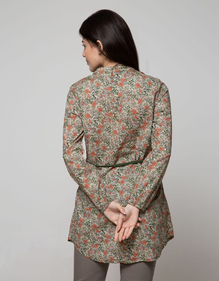 Expand Naysila Blouse