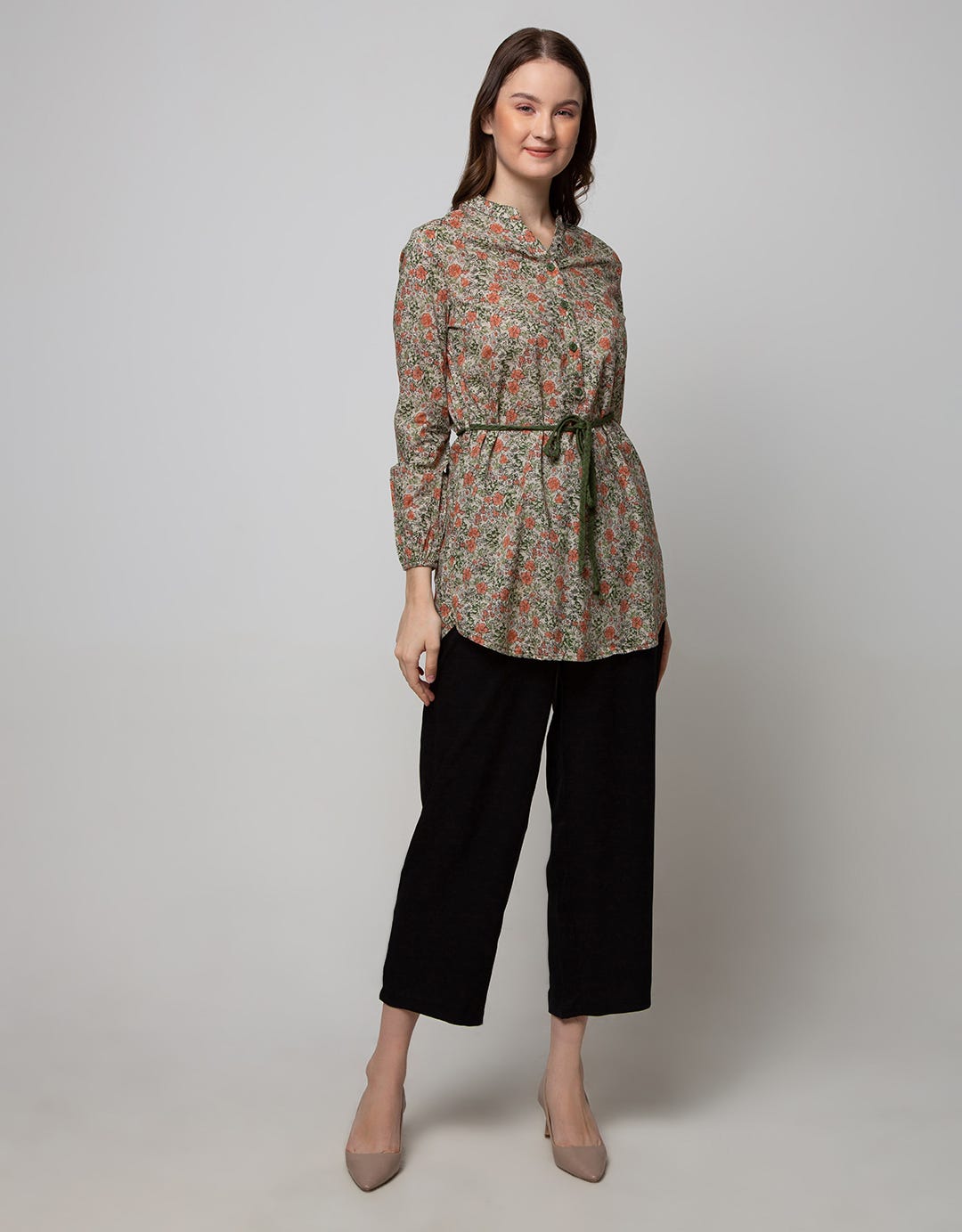 Expand Naysila Blouse