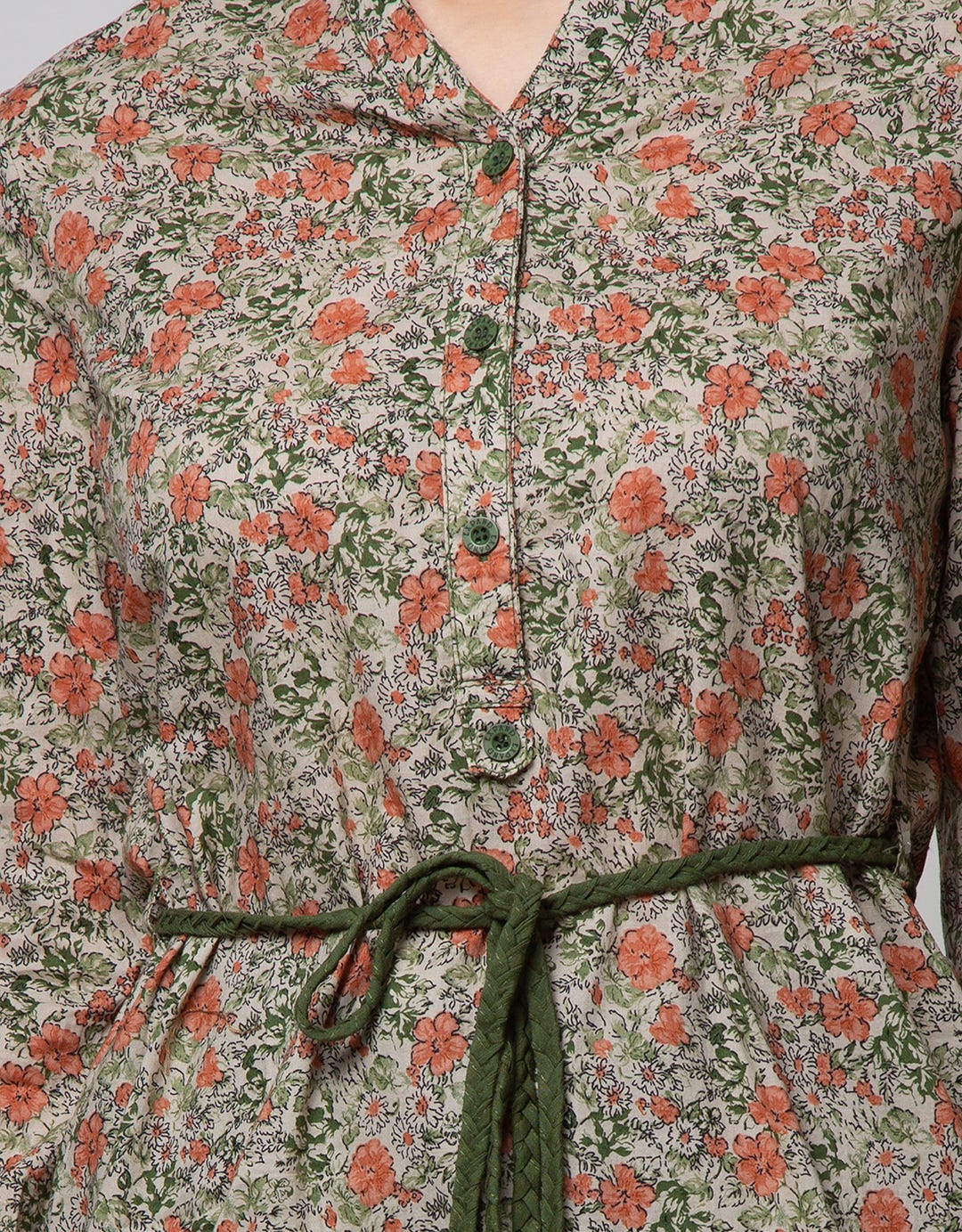 Expand Naysila Blouse