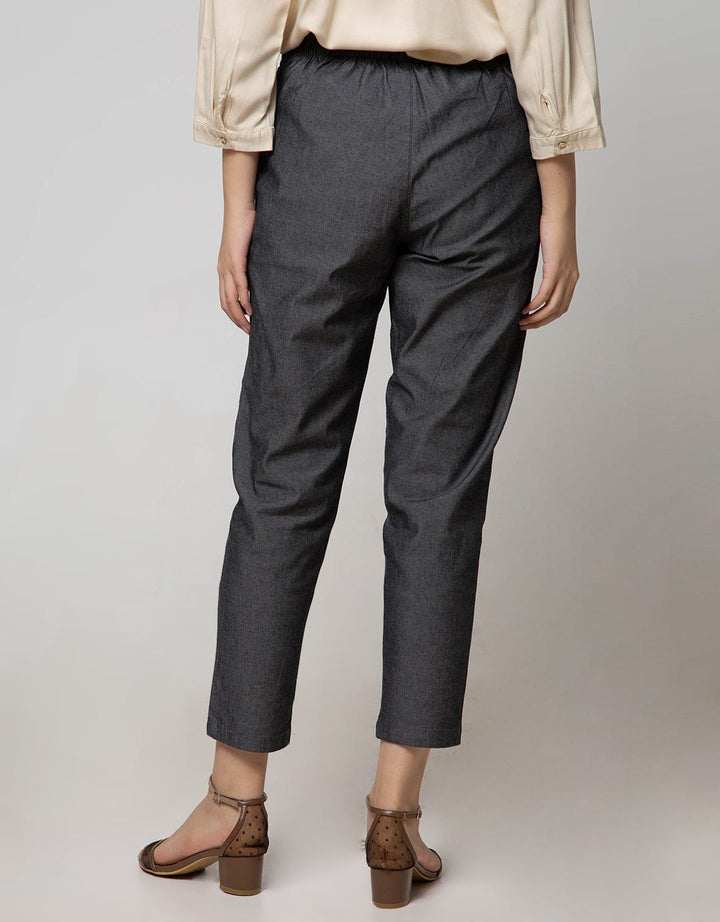 Details Capri Pants Tappered With Tie Knot On Side