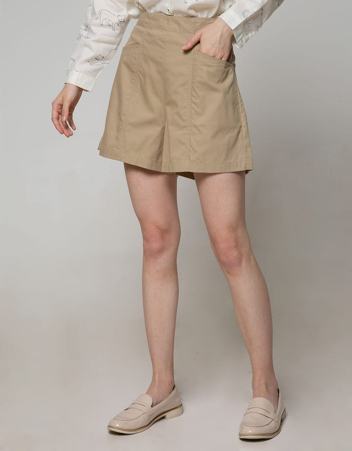 Details Short Pants With Assymetrical Pocket On Side
