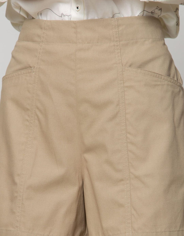 Details Short Pants With Assymetrical Pocket On Side