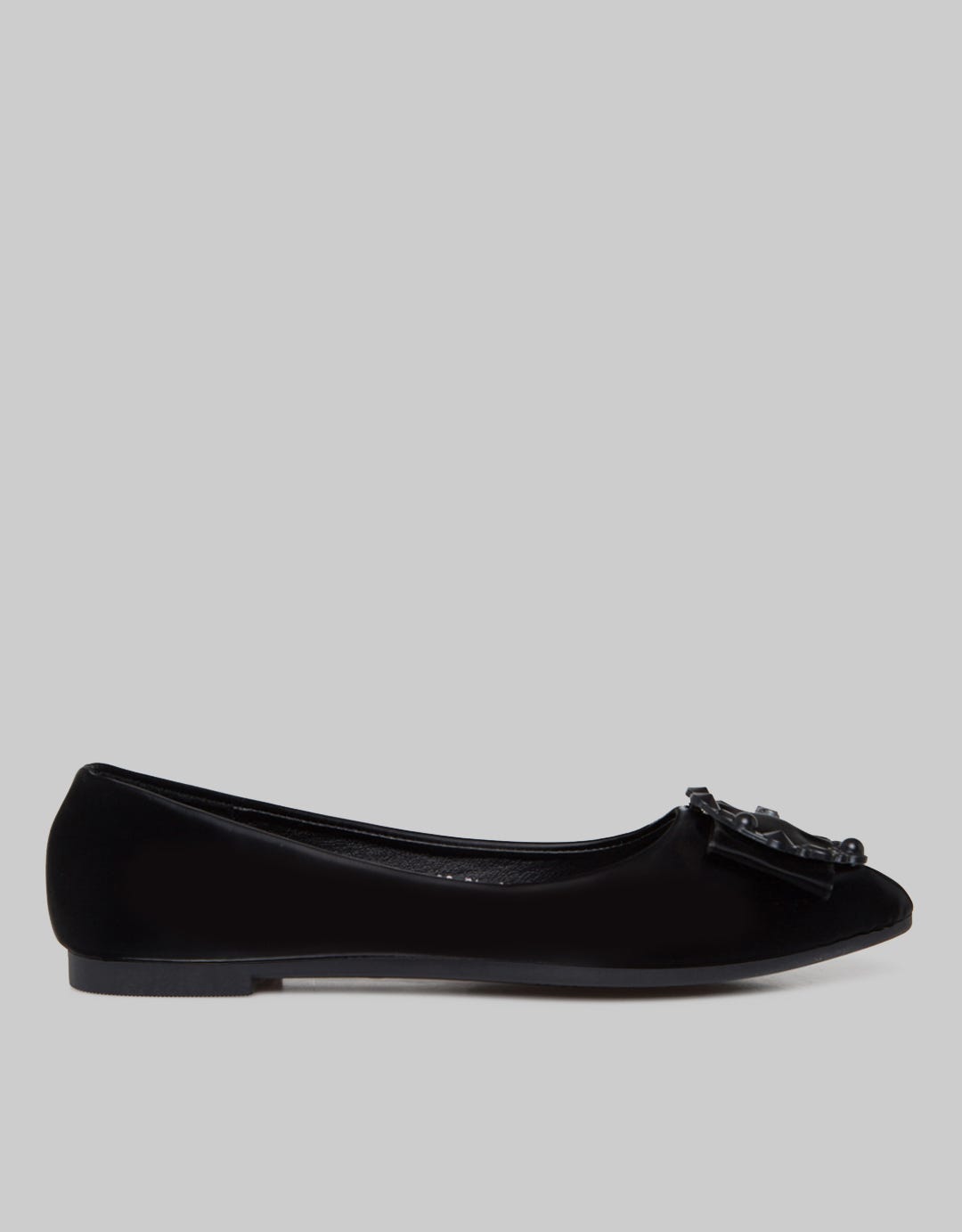 Laviola Ribbon With Circle Flat Shoes