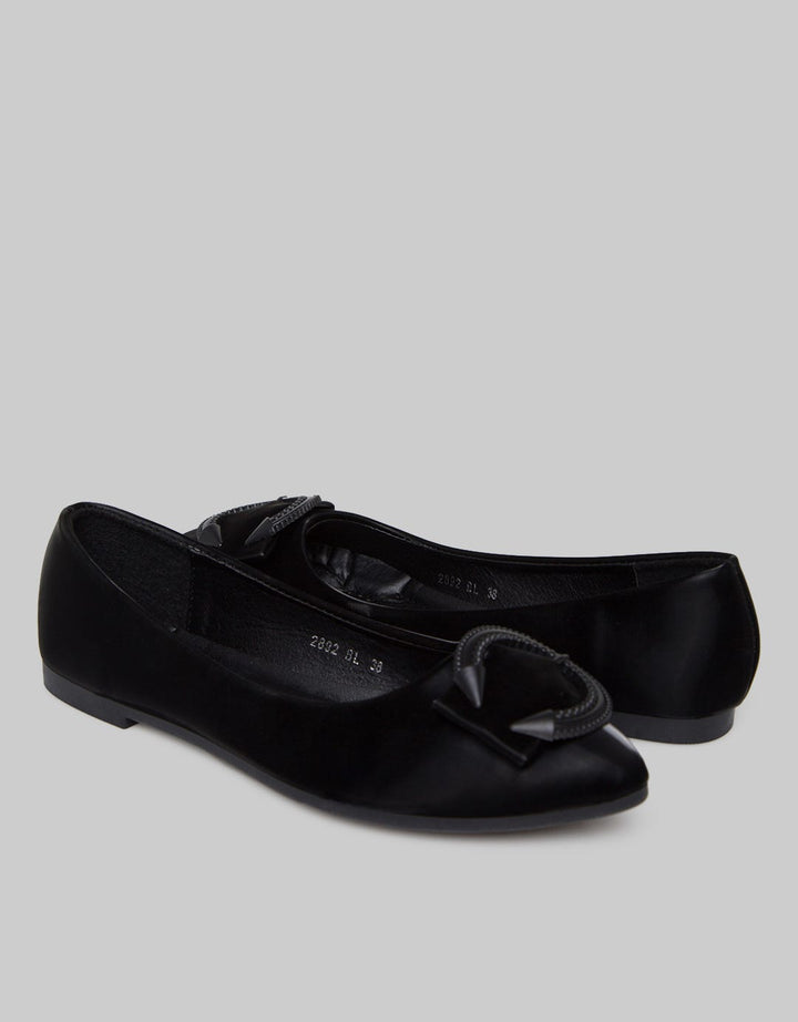 Laviola Circle Ribbon Belt Flat Shoes
