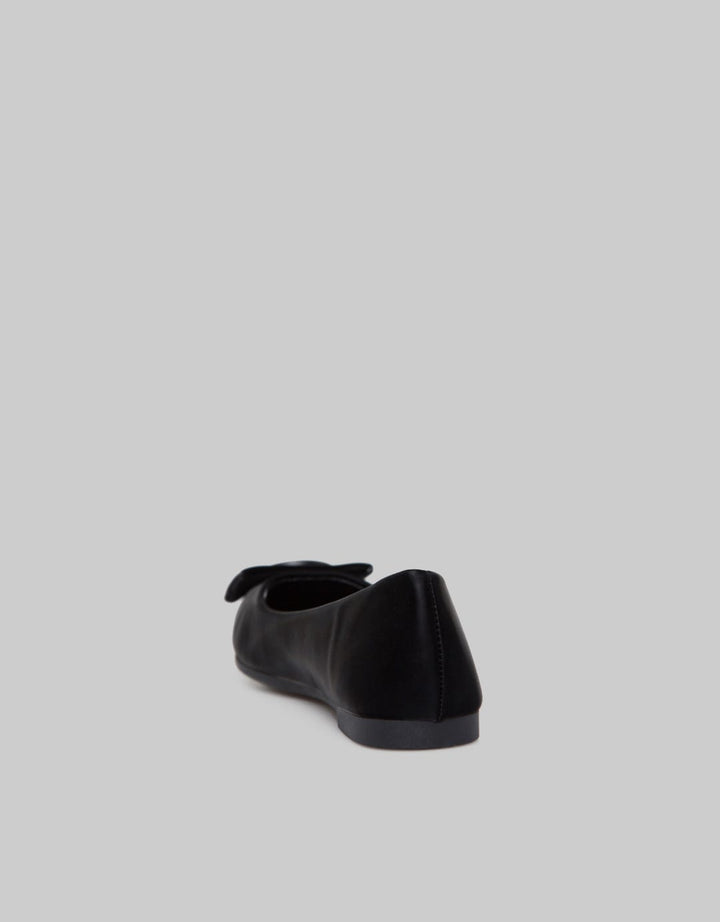 Laviola Pointed Toe Flat Shoes