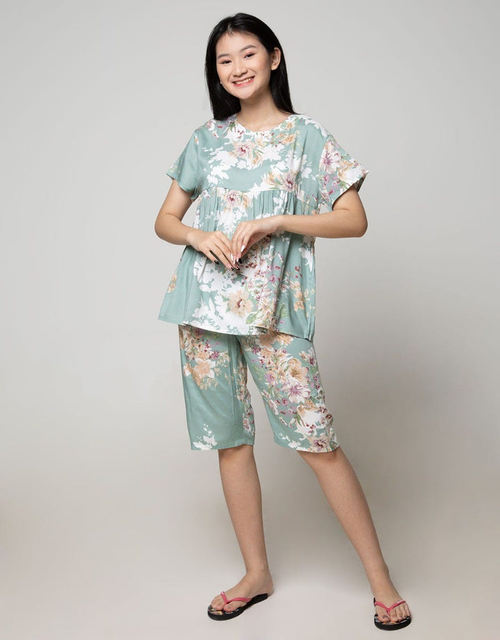 St. Yves Short Sleeve Pyjama Capri Falling Sakura