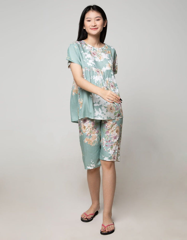 St. Yves Short Sleeve Pyjama Capri Falling Sakura