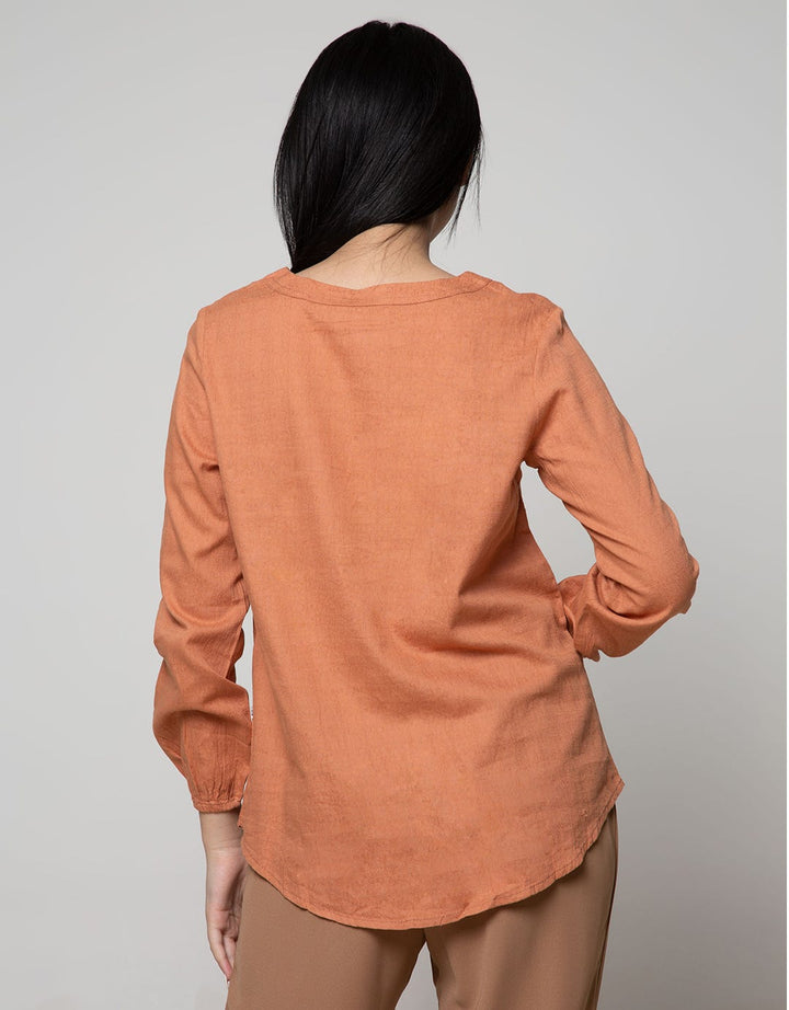 Expand Mahira Plain With Embroidery Detail