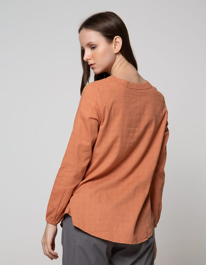 Expand Mahira Plain With Embroidery Detail
