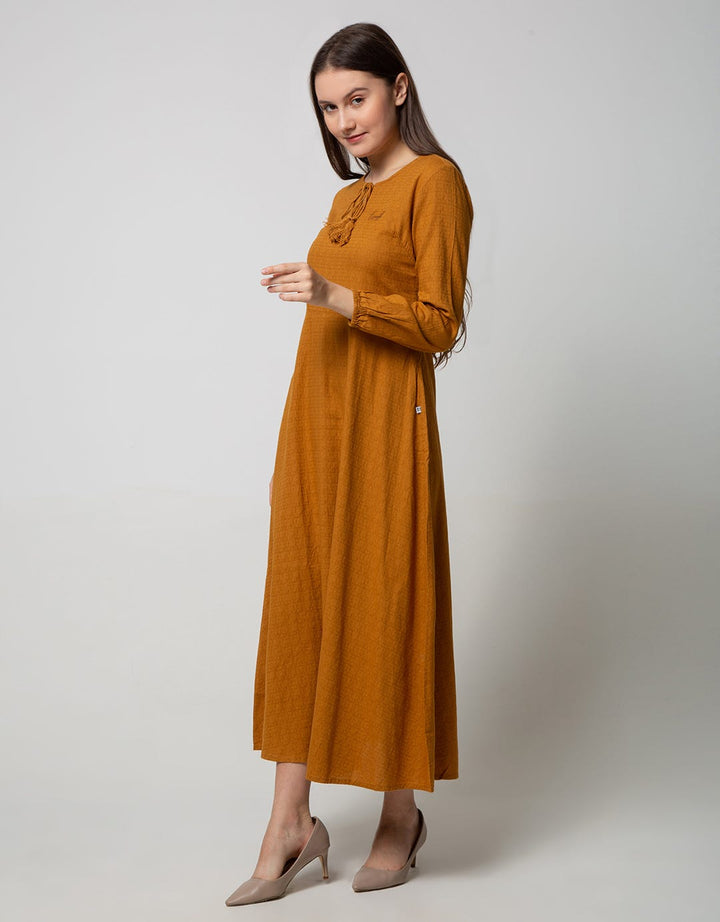 Expand Aamber Dress Long Sleeve