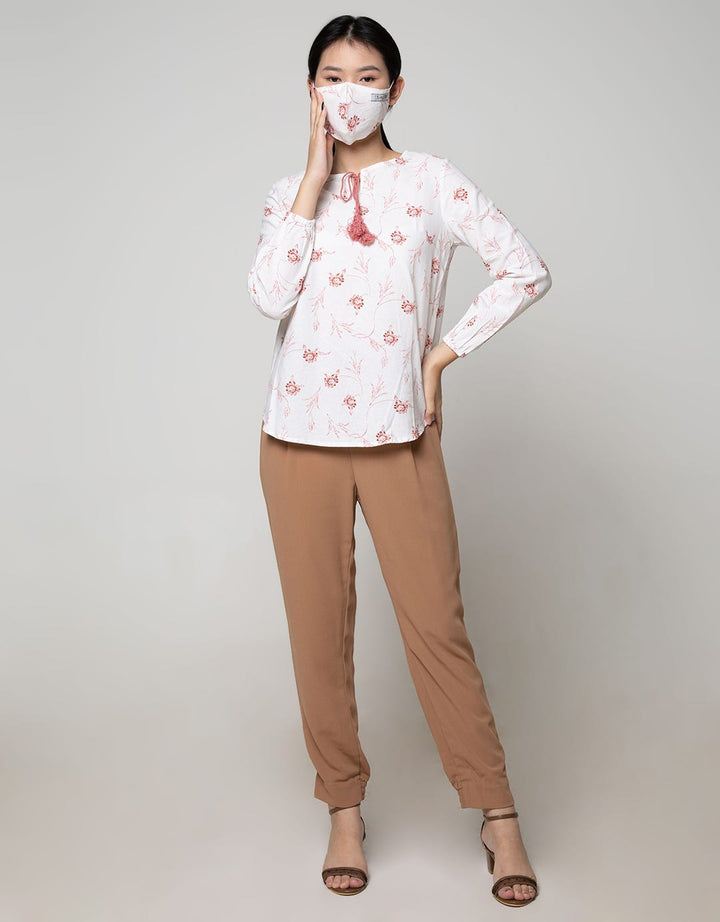 Expand Caliana Blouse