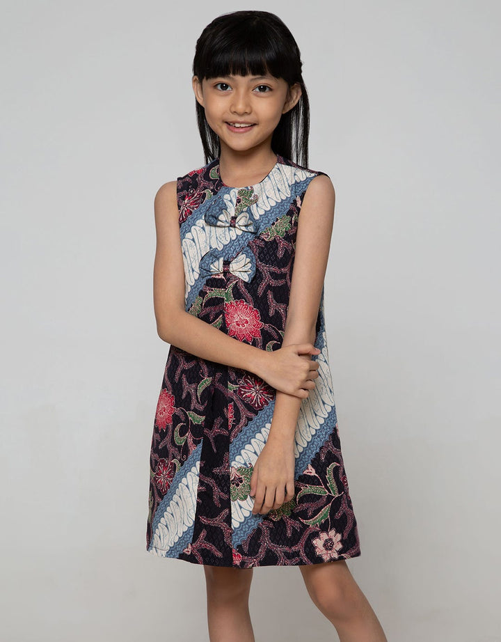 Arjuna Weda Girl Batik Lereng Parang