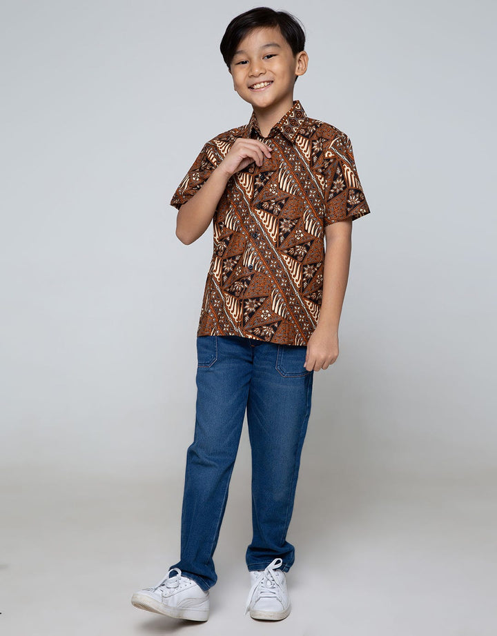 Arjuna Weda Boy Hem Batik Parang Segitiga