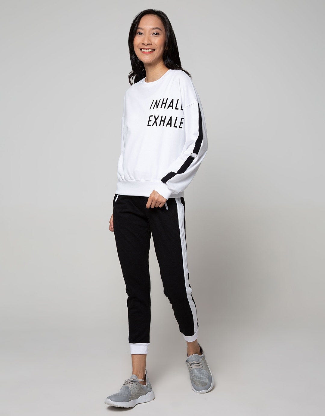 Nevada Sweatshirt Solid Inhale Exhale