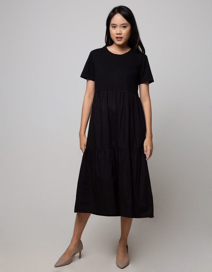 Details Maxi Dress With Round Neck And Combo Fabric