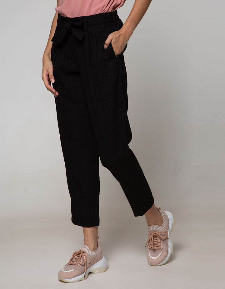 Details of Woven Bottom Long Pants